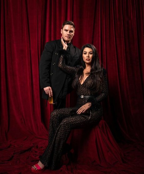 CarolineKwan exklusive schöne galerien