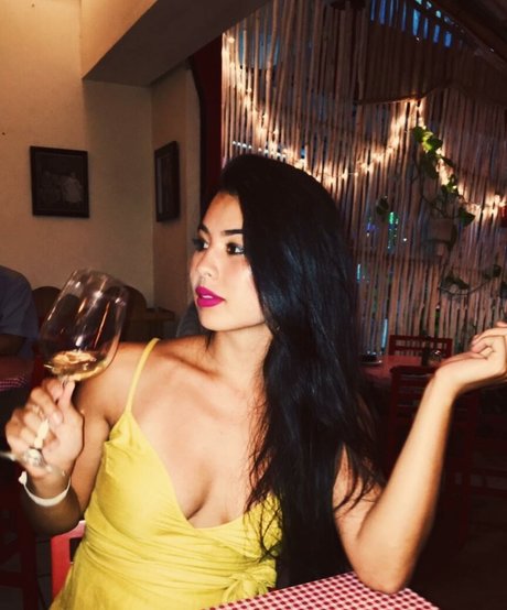 CarolineKwan sexy heiße bilder