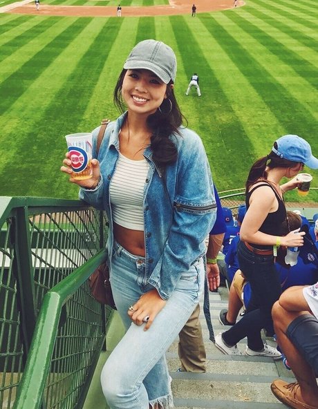 CarolineKwan nackt top foto