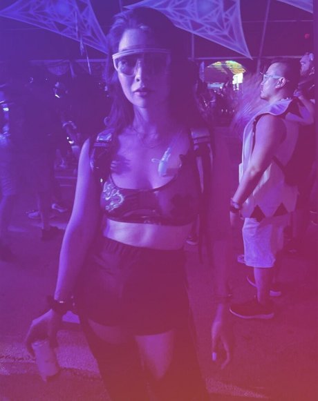 CarolineKwan exklusive schöne bild