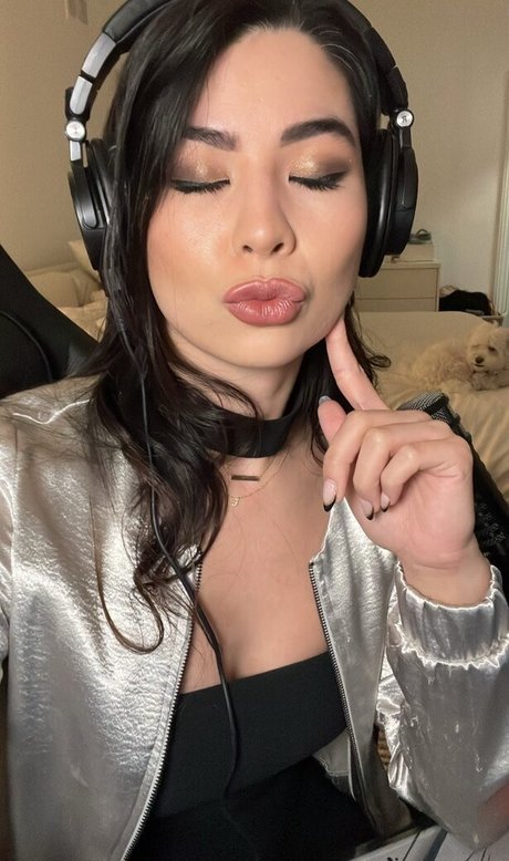 CarolineKwan erwachsene erotische foto