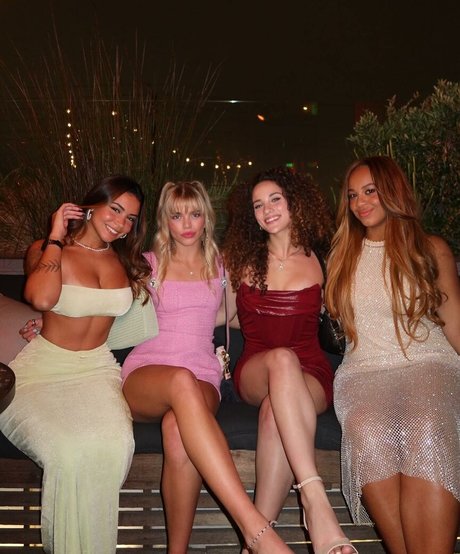 Gabriela Moura nackt erotische galerie