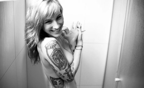 Mariana Ayres sexy pornostar galerien