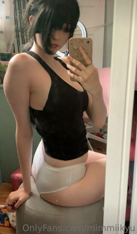 Miimmikyu nacktheit schöne bild