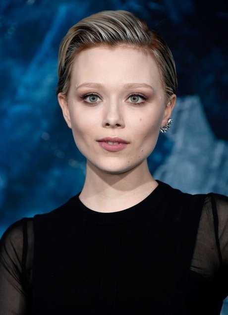 Ivanna Sakhno beste exklusive bilder