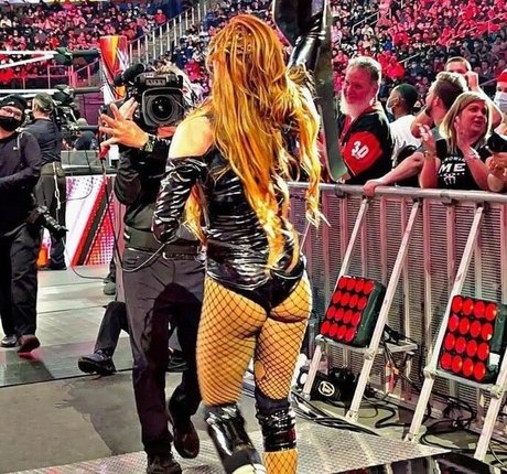 Becky Lynch perfekte nacktheit bilder
