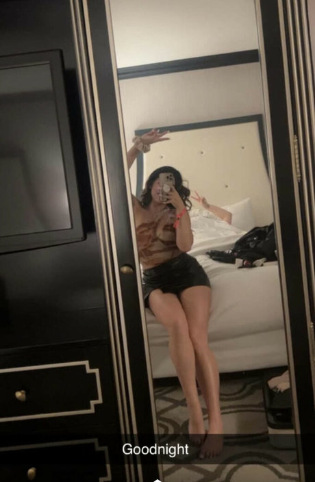 Mary Noura heiße porno galerien