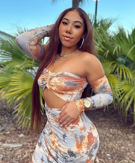 Kiah Dream nackten galerie