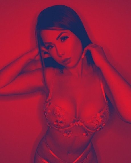 MC Mayara hd nacktheit bild