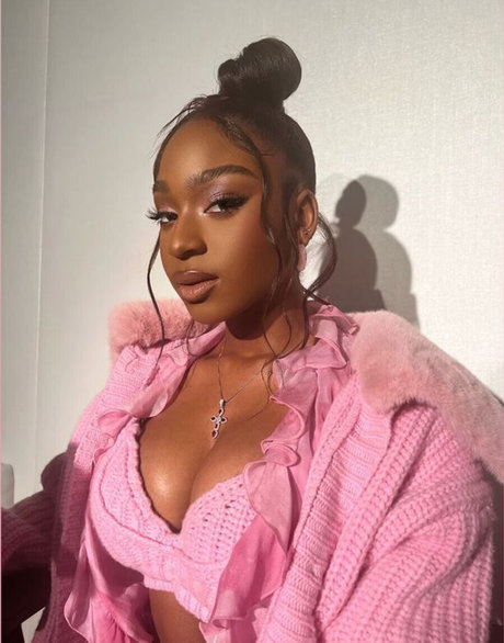 Normani hübsche exklusive galerien