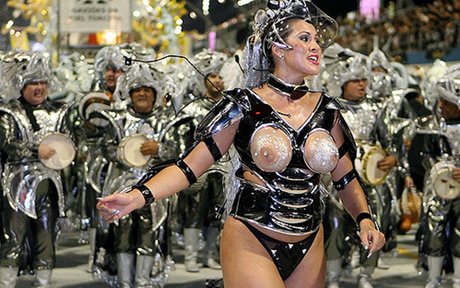 Livia Andrade kunst erwachsene galerien