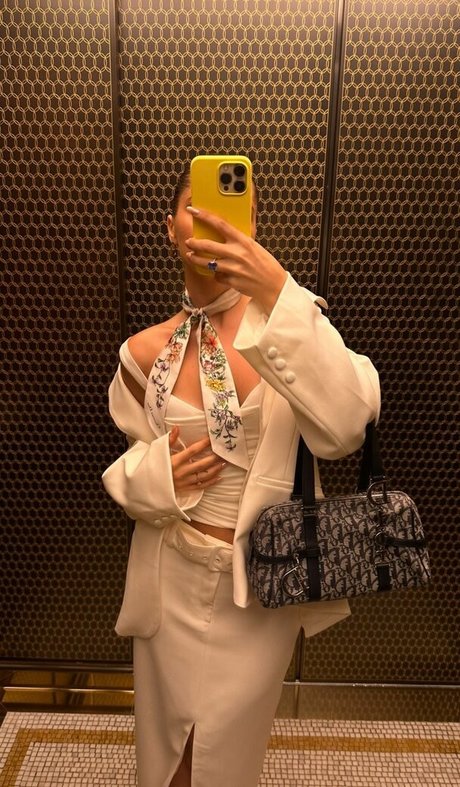 vollbusige rothaarige onlyfans xxx nackt galerien