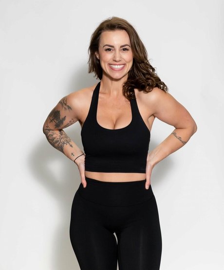 Maddison Noel model xxx foto