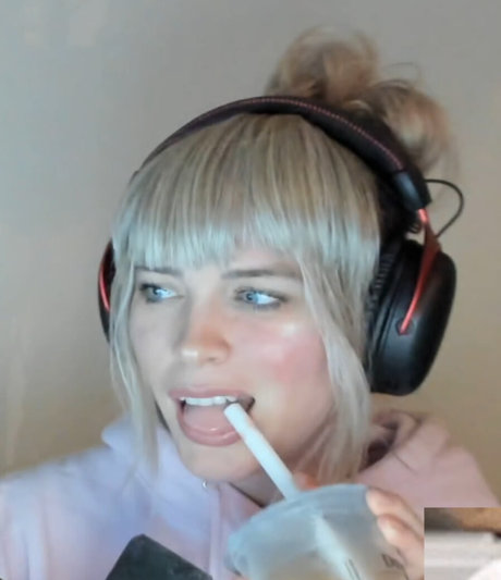 QTCinderella erwachsene akt galerien