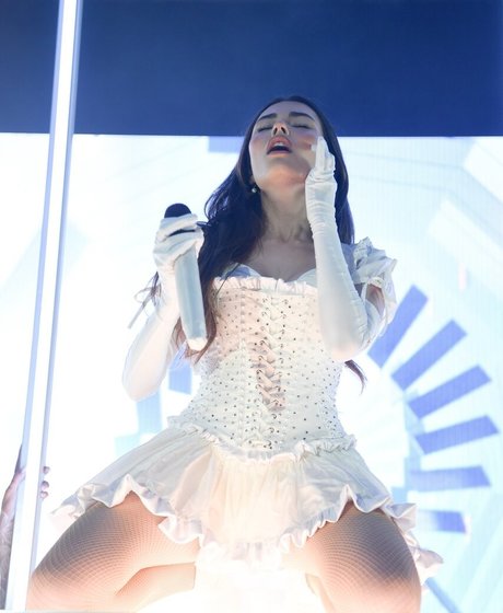 behaarte achseln onlyfans xxx pornografische fotos