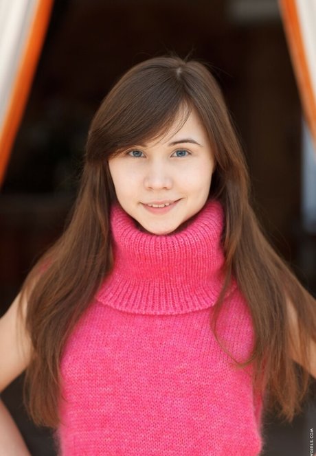 Momoko model nackten foto