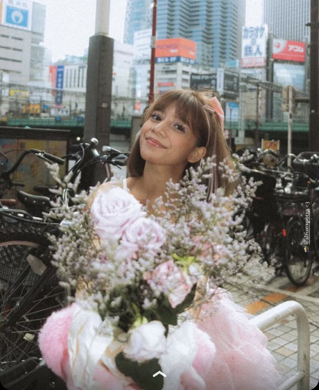 Eeeveenara nackt kostenlose bilder