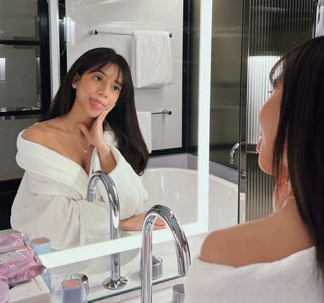 Eeeveenara kunst schöne galerien