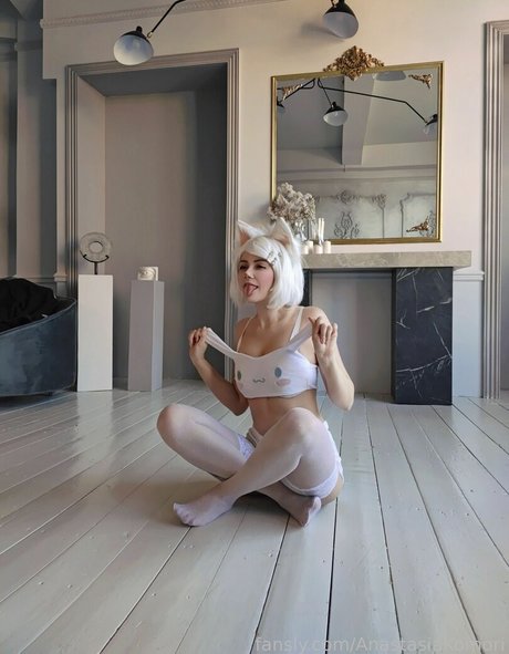 Anastasia Komori top bilder