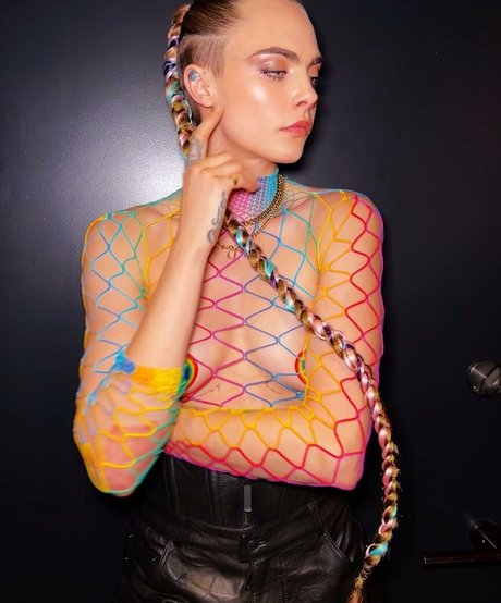 Cara Delevingne model sexy galerien