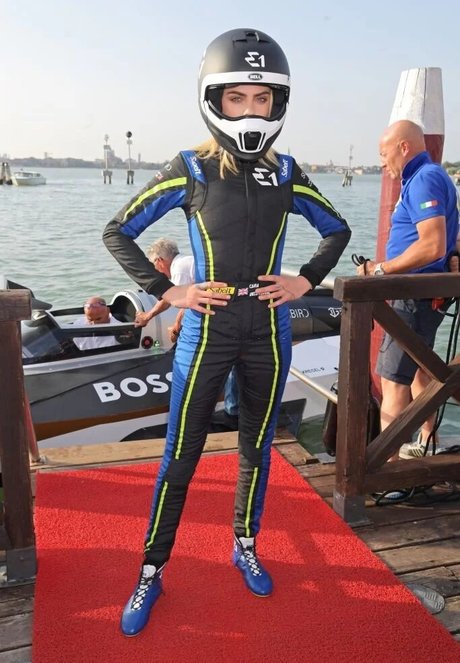 junge onlyfans erotische nackt archiv