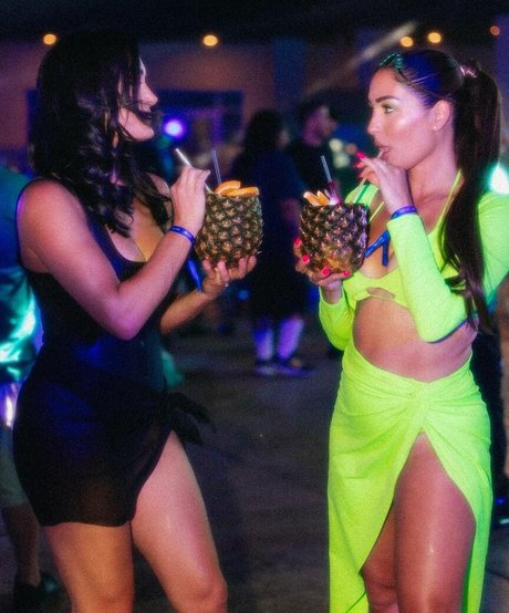 The Bella Twins_ erwachsene sex fotos