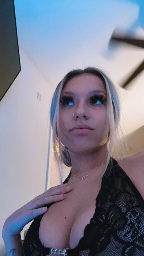 carolinecolston model pornographische foto