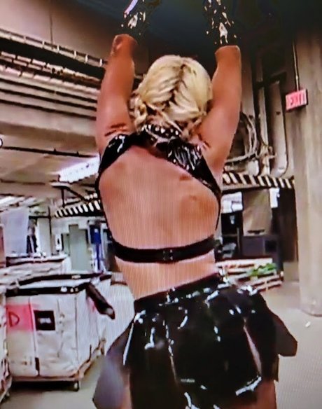 dicke rothaarige onlyfans kunst akt galerie