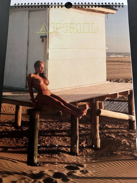 Luna Stevens kunst erwachsene galerien