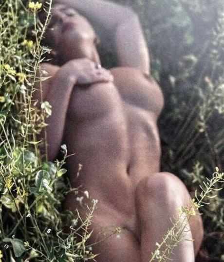 Luna Stevens perfekte erotische fotos