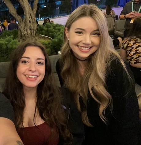 Dizzykitten erwachsene pornostar galerien