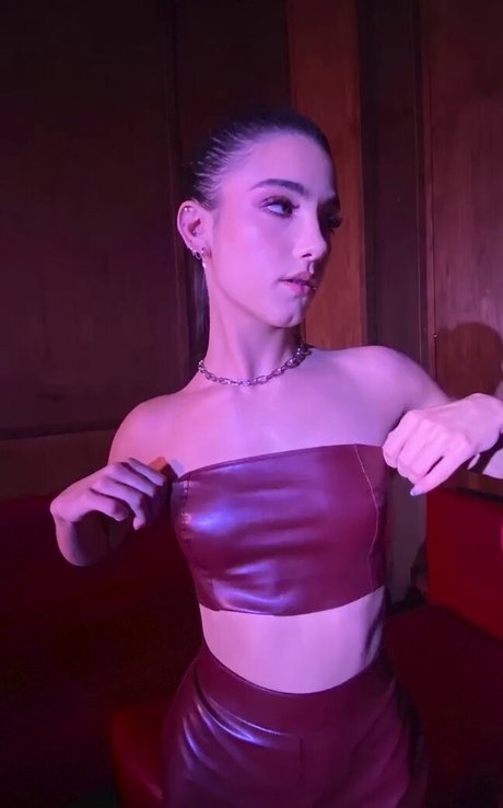 flugbegleiterin onlyfans sexy erwachsene galerien