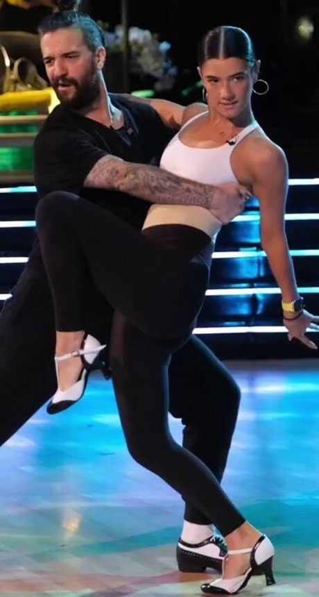 Charli D Amelio nacktheit erotische bild