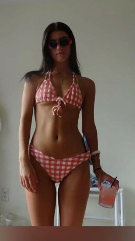 Charli D Amelio freie nackten bilder