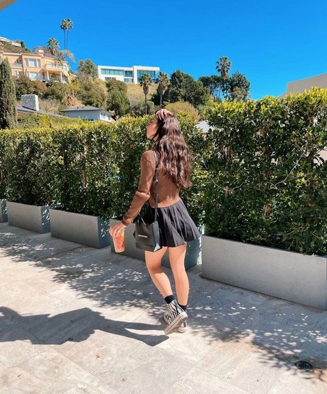 Charli D Amelio erotische freie bild