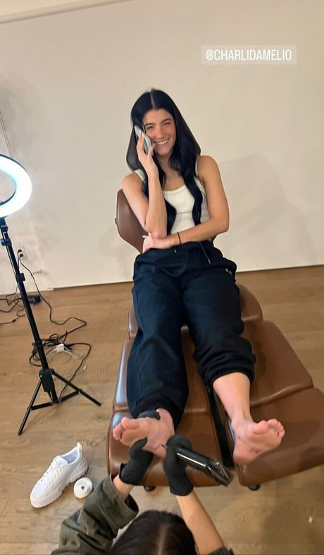 Charli D Amelio sexy perfekte archiv