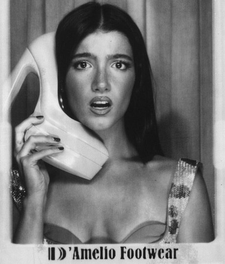 Charli D Amelio erwachsene heiße galerien