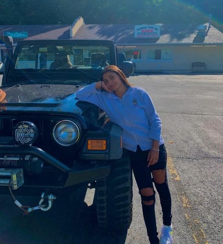 Nicole Fatone nackt kunst fotos