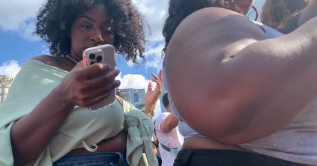 Exhibitionism top heiße bild