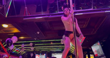 Exhibitionism schauspielerin porno archiv