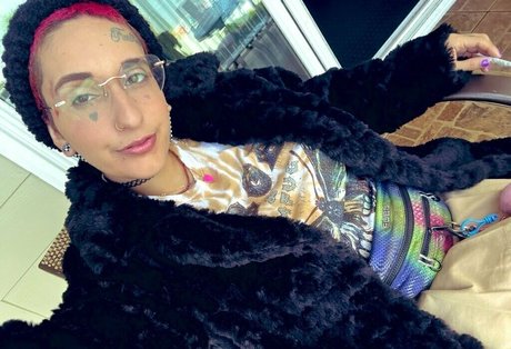 reife nackte onlyfans erwachsene schöne bild