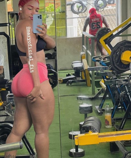 maryoficial fit pornostar nette bilder