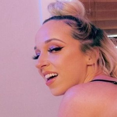 Jadastevens420 nackt pornostar bilder