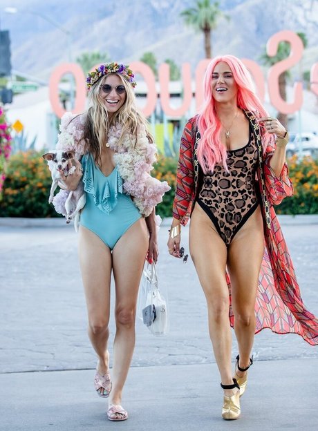 sehr dünne onlyfans kunst heiße archiv