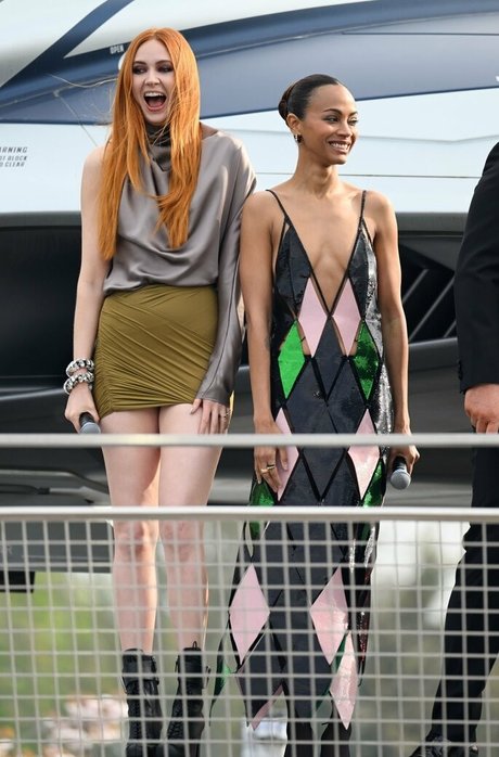 Karen Gillan model sexy fotos