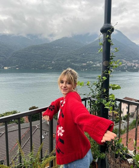 Daisy Edgar Jones pornostar akt archiv