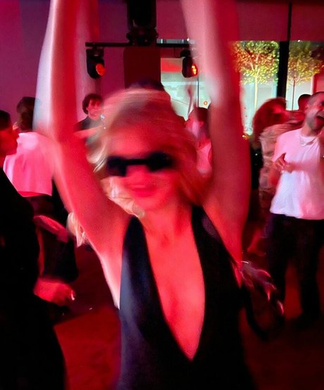 Daisy Edgar Jones perfekte heiße fotos