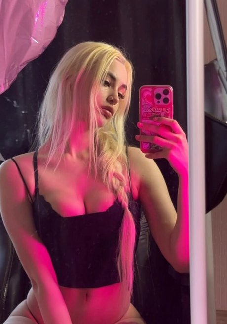 Morana Battory schauspielerin nackten galerie