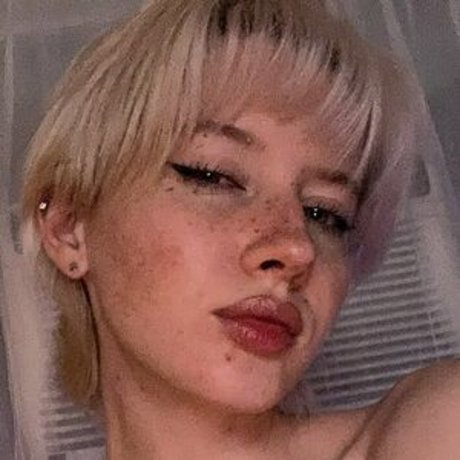 Luvliii porno nackte bilder