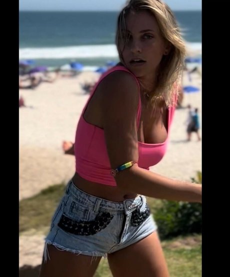 Paloma Tocci schöne perfekte foto